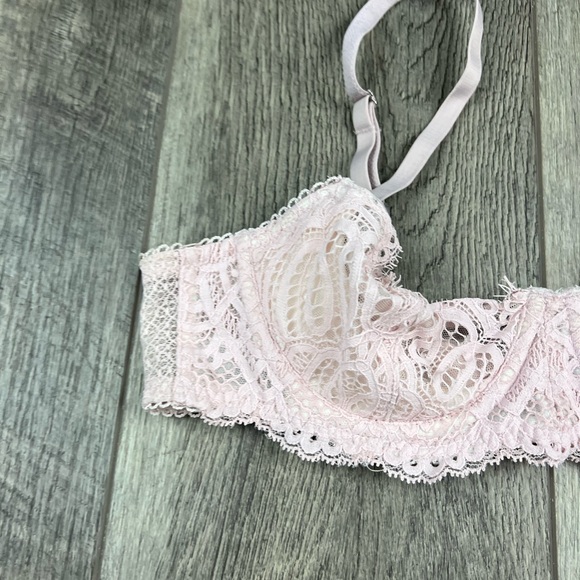 34B VS Light Pink Demi Bra - Picture 2 of 12